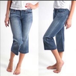 7 For All Mankind Dojo Mid Rise Capri Jeans 27
